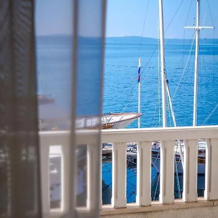 Apartment By The Sea Sumpetar, Omis - 18286 Jesenice (Split-Dalmatia)