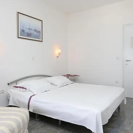 Apartment By The Sea Sumpetar, Omis - 18286 *